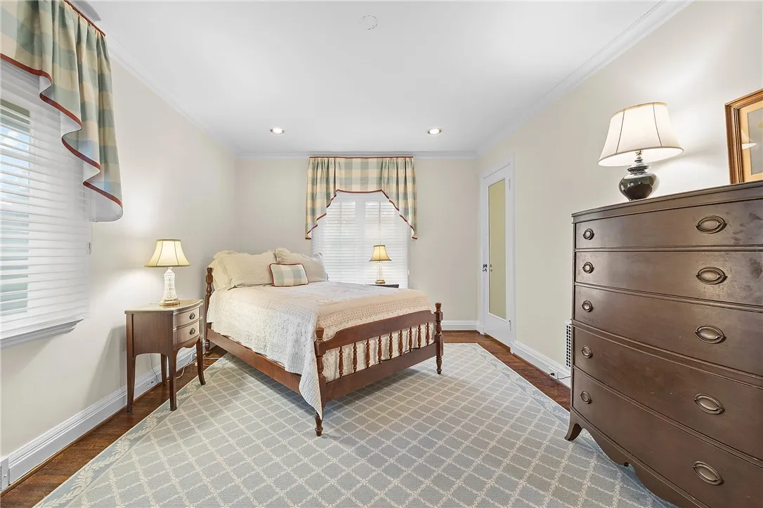 2 Buckingham Street, Rochester, New York 14607, Rochester, New York 14607, 5 Bedrooms Bedrooms, 10 Rooms Rooms,3 BathroomsBathrooms,Residential,For Sale,2 Buckingham Street, Rochester, New York 14607,R1607952