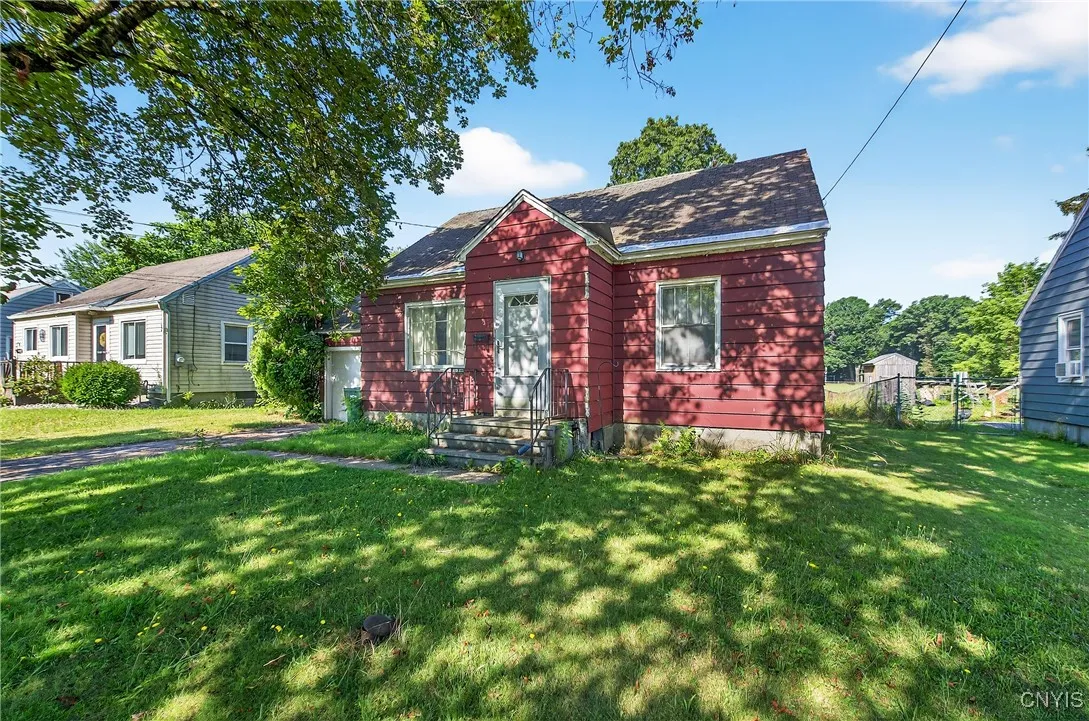 117 Edden Lane, Clay, New York 13212, Clay, New York 13212, 4 Bedrooms Bedrooms, 7 Rooms Rooms,1 BathroomBathrooms,Residential,For Sale,117 Edden Lane, Clay, New York 13212,S1623406