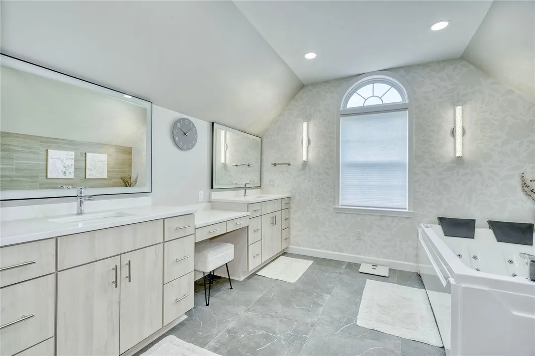 7650 Pine Tree Drive, Victor, New York 14564, Victor, New York 14564, 5 Bedrooms Bedrooms, 12 Rooms Rooms,4 BathroomsBathrooms,Residential,For Sale,7650 Pine Tree Drive, Victor, New York 14564,R1623351