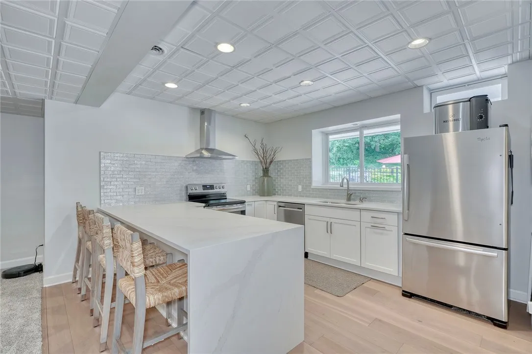 7650 Pine Tree Drive, Victor, New York 14564, Victor, New York 14564, 5 Bedrooms Bedrooms, 12 Rooms Rooms,4 BathroomsBathrooms,Residential,For Sale,7650 Pine Tree Drive, Victor, New York 14564,R1623351