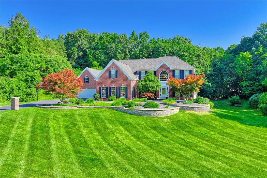 7650 Pine Tree Drive, Victor, New York 14564, Victor, New York 14564, 5 Bedrooms Bedrooms, 12 Rooms Rooms,4 BathroomsBathrooms,Residential,For Sale,7650 Pine Tree Drive, Victor, New York 14564,R1623351