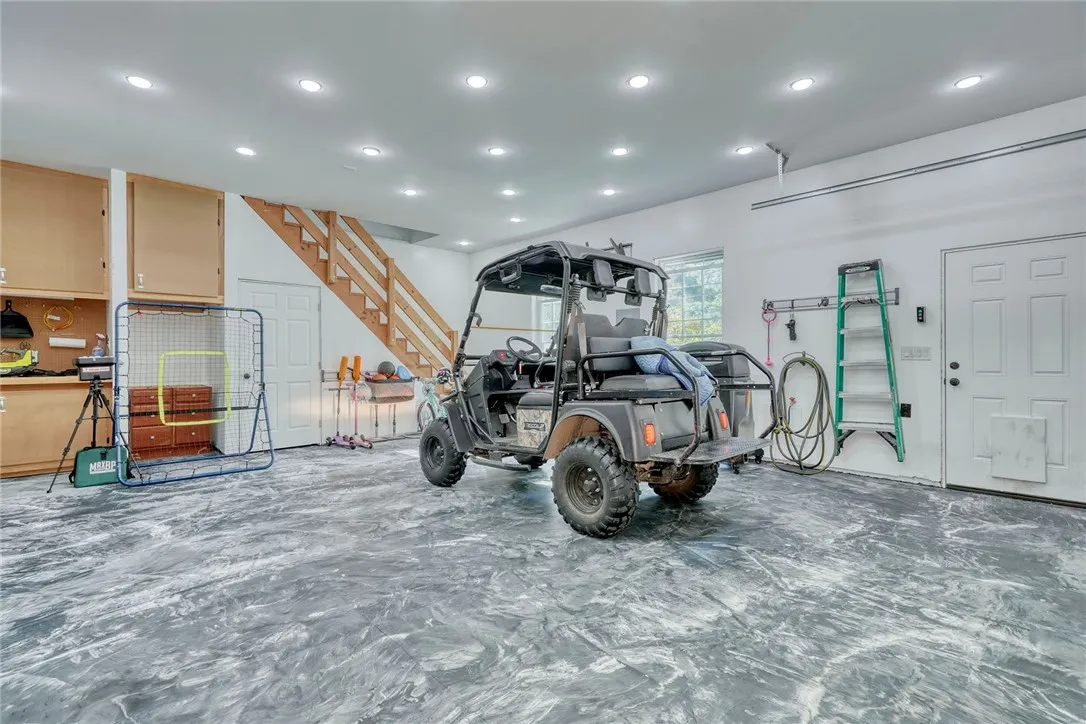 7650 Pine Tree Drive, Victor, New York 14564, Victor, New York 14564, 5 Bedrooms Bedrooms, 12 Rooms Rooms,4 BathroomsBathrooms,Residential,For Sale,7650 Pine Tree Drive, Victor, New York 14564,R1623351
