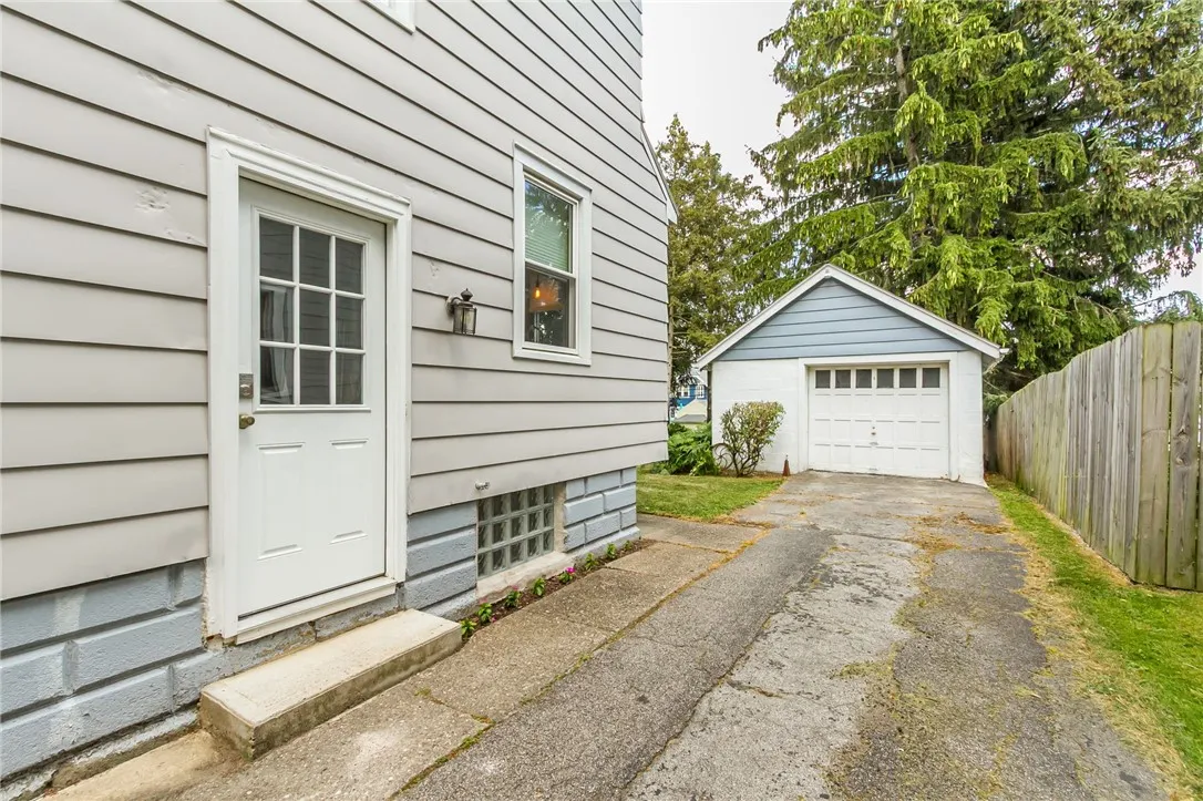 118 Illinois Street, Rochester, New York 14609, Rochester, New York 14609, 3 Bedrooms Bedrooms, 8 Rooms Rooms,2 BathroomsBathrooms,Residential,For Sale,118 Illinois Street, Rochester, New York 14609,R1622480