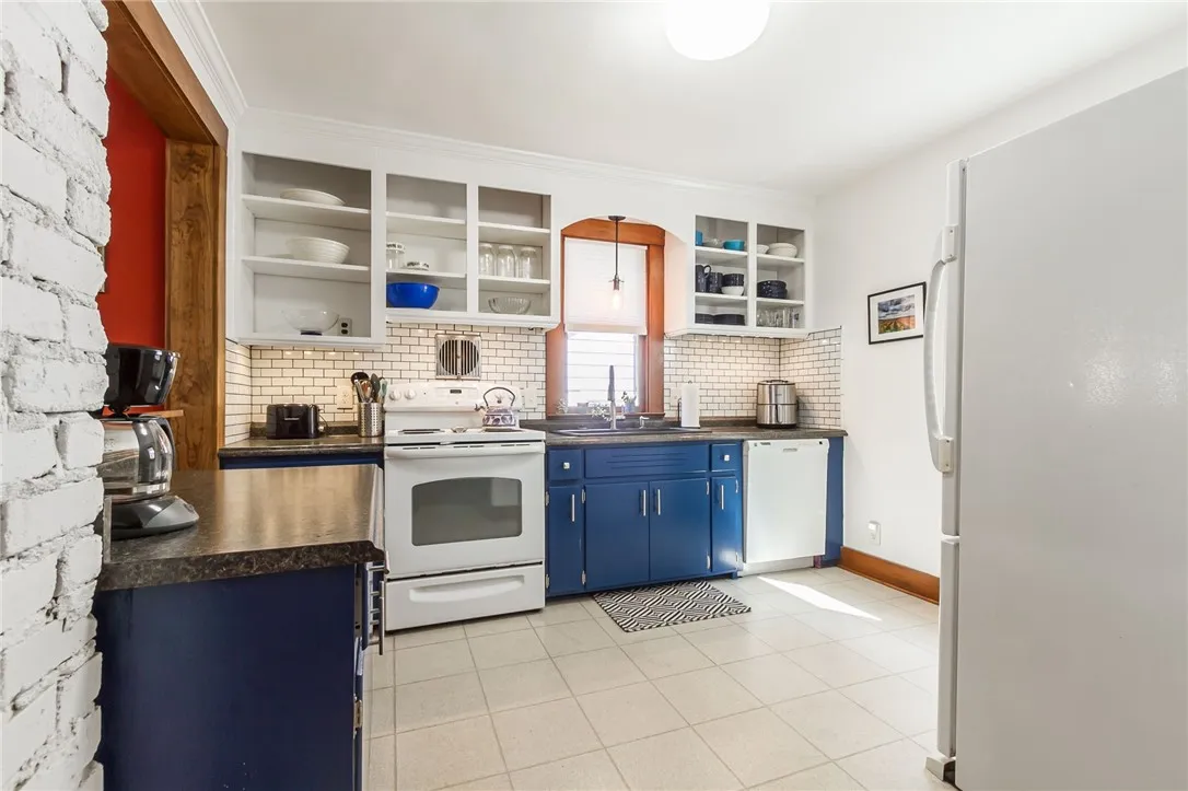 118 Illinois Street, Rochester, New York 14609, Rochester, New York 14609, 3 Bedrooms Bedrooms, 8 Rooms Rooms,2 BathroomsBathrooms,Residential,For Sale,118 Illinois Street, Rochester, New York 14609,R1622480