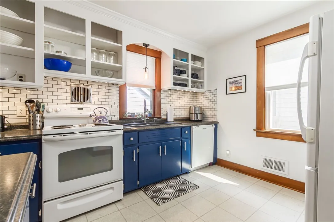 118 Illinois Street, Rochester, New York 14609, Rochester, New York 14609, 3 Bedrooms Bedrooms, 8 Rooms Rooms,2 BathroomsBathrooms,Residential,For Sale,118 Illinois Street, Rochester, New York 14609,R1622480