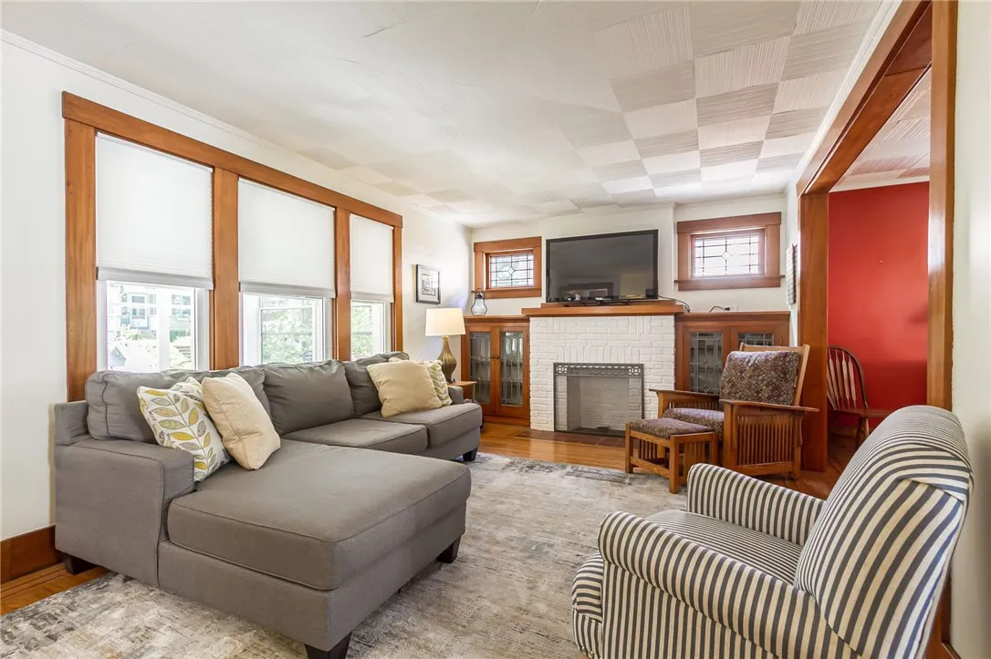 118 Illinois Street, Rochester, New York 14609, Rochester, New York 14609, 3 Bedrooms Bedrooms, 8 Rooms Rooms,2 BathroomsBathrooms,Residential,For Sale,118 Illinois Street, Rochester, New York 14609,R1622480
