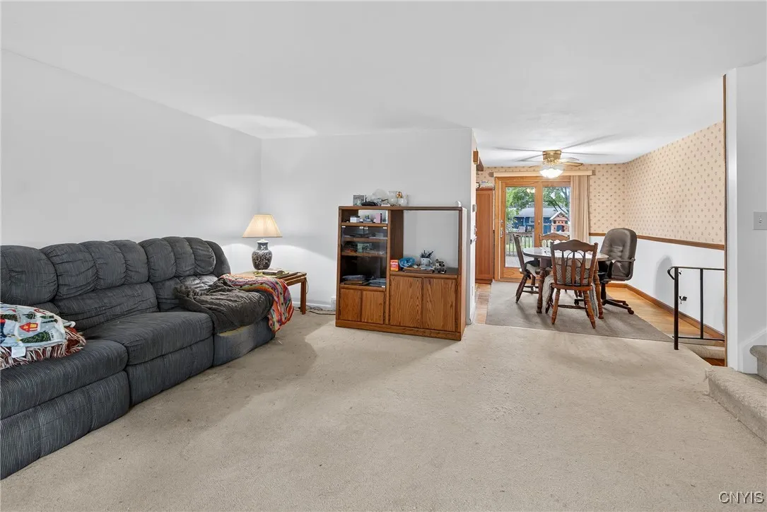 4252 Vega Course, Clay, New York 13090, Clay, New York 13090, 3 Bedrooms Bedrooms, 9 Rooms Rooms,1 BathroomBathrooms,Residential,For Sale,4252 Vega Course, Clay, New York 13090,S1623179