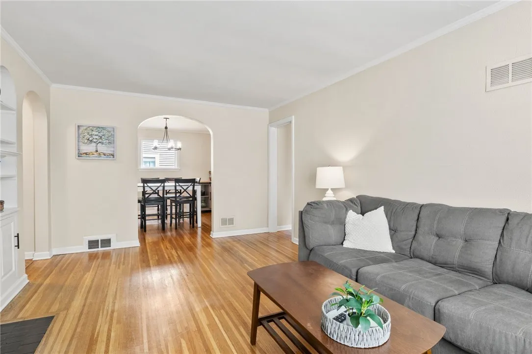 255 Thorncliffe Drive, Irondequoit, New York 14617, Irondequoit, New York 14617, 4 Bedrooms Bedrooms, 7 Rooms Rooms,2 BathroomsBathrooms,Residential,Closed,255 Thorncliffe Drive, Irondequoit, New York 14617,R1623232