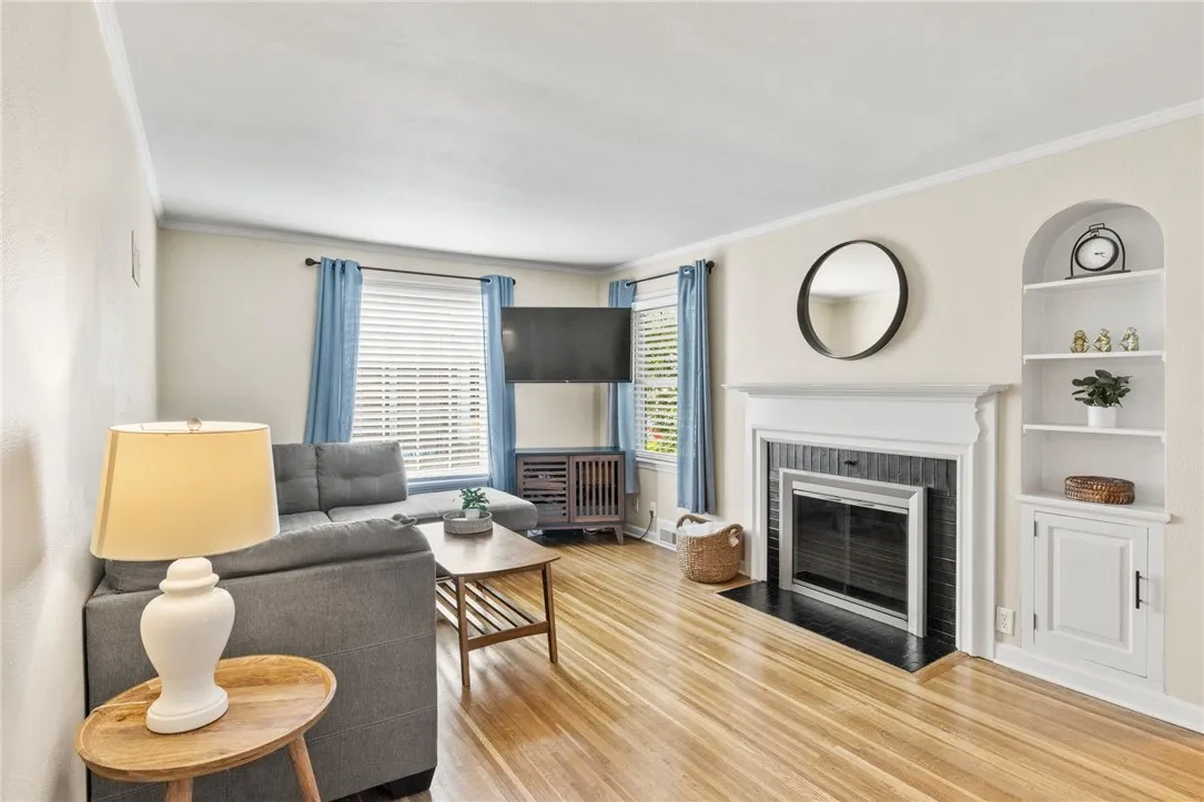 255 Thorncliffe Drive, Irondequoit, New York 14617, Irondequoit, New York 14617, 4 Bedrooms Bedrooms, 7 Rooms Rooms,2 BathroomsBathrooms,Residential,Closed,255 Thorncliffe Drive, Irondequoit, New York 14617,R1623232