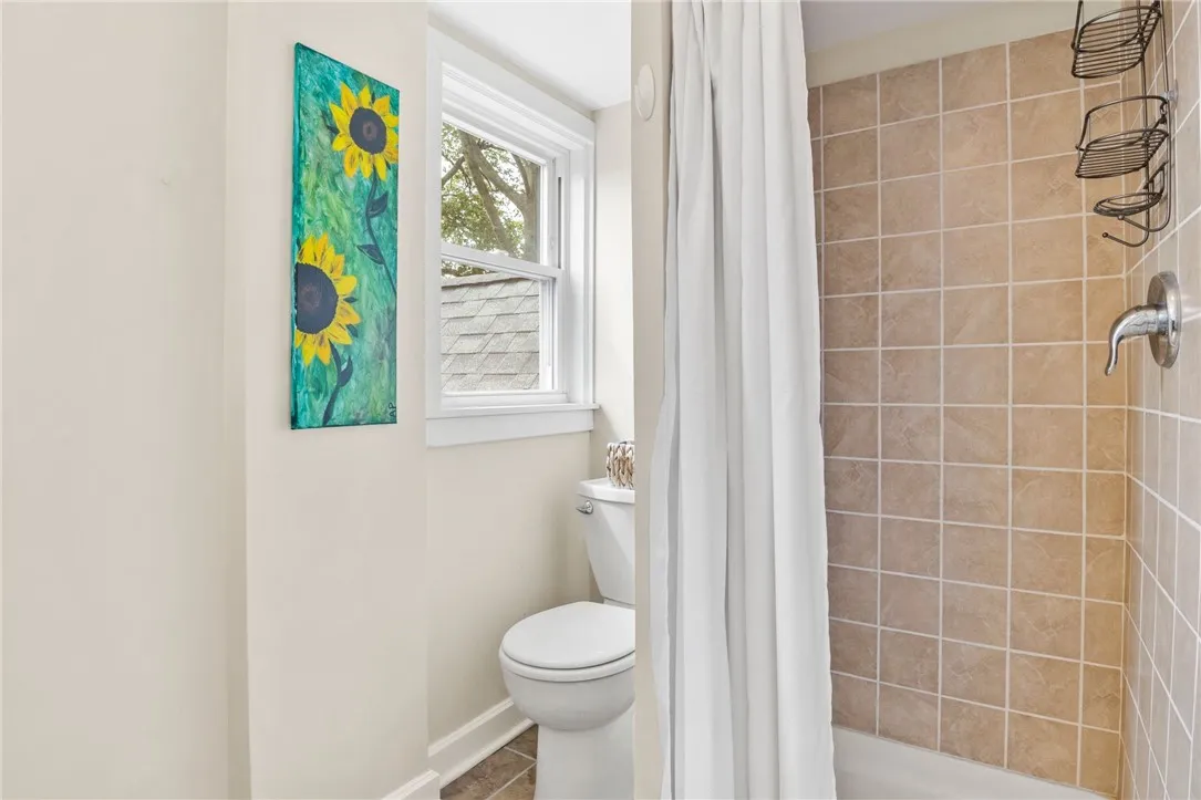255 Thorncliffe Drive, Irondequoit, New York 14617, Irondequoit, New York 14617, 4 Bedrooms Bedrooms, 7 Rooms Rooms,2 BathroomsBathrooms,Residential,Closed,255 Thorncliffe Drive, Irondequoit, New York 14617,R1623232