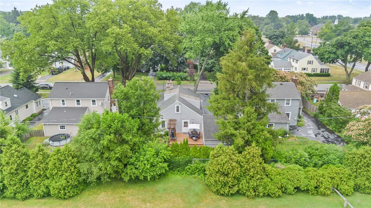 255 Thorncliffe Drive, Irondequoit, New York 14617, Irondequoit, New York 14617, 4 Bedrooms Bedrooms, 7 Rooms Rooms,2 BathroomsBathrooms,Residential,Closed,255 Thorncliffe Drive, Irondequoit, New York 14617,R1623232