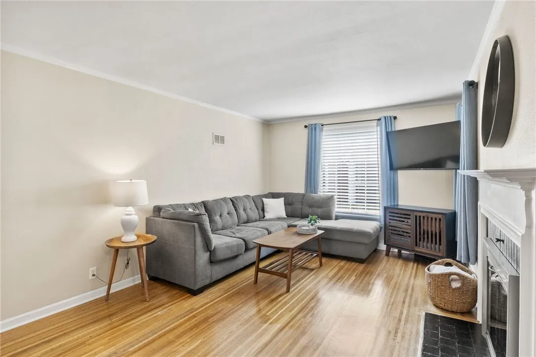 255 Thorncliffe Drive, Irondequoit, New York 14617, Irondequoit, New York 14617, 4 Bedrooms Bedrooms, 7 Rooms Rooms,2 BathroomsBathrooms,Residential,Closed,255 Thorncliffe Drive, Irondequoit, New York 14617,R1623232