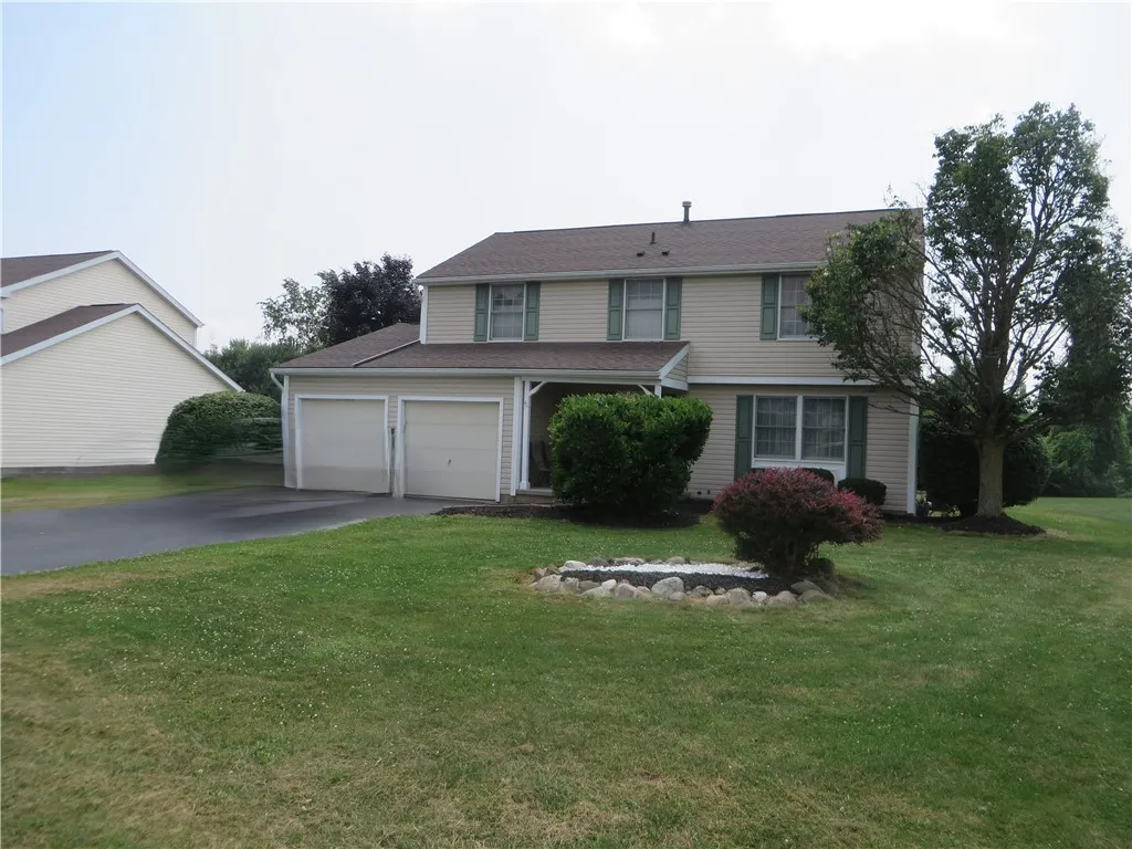59 Cattaragus Drive, Henrietta, New York 14623, Henrietta, New York 14623, 4 Bedrooms Bedrooms, 7 Rooms Rooms,2 BathroomsBathrooms,Residential,For Sale,59 Cattaragus Drive, Henrietta, New York 14623,R1622892