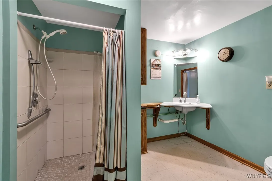 6393 Aiken Road, Pendleton, New York 14094, Pendleton, New York 14094, 4 Bedrooms Bedrooms, 6 Rooms Rooms,2 BathroomsBathrooms,Residential,For Sale,6393 Aiken Road, Pendleton, New York 14094,B1623464