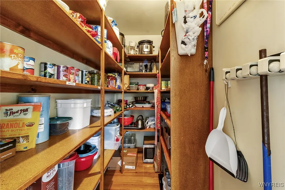 6393 Aiken Road, Pendleton, New York 14094, Pendleton, New York 14094, 4 Bedrooms Bedrooms, 6 Rooms Rooms,2 BathroomsBathrooms,Residential,For Sale,6393 Aiken Road, Pendleton, New York 14094,B1623464