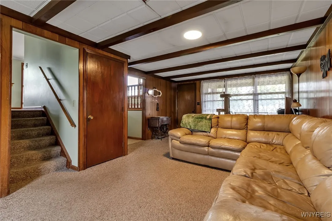 6393 Aiken Road, Pendleton, New York 14094, Pendleton, New York 14094, 4 Bedrooms Bedrooms, 6 Rooms Rooms,2 BathroomsBathrooms,Residential,For Sale,6393 Aiken Road, Pendleton, New York 14094,B1623464