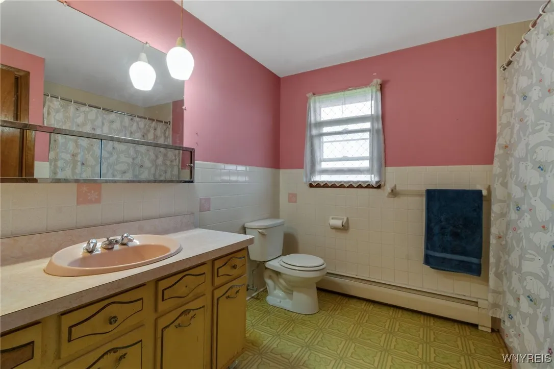 6393 Aiken Road, Pendleton, New York 14094, Pendleton, New York 14094, 4 Bedrooms Bedrooms, 6 Rooms Rooms,2 BathroomsBathrooms,Residential,For Sale,6393 Aiken Road, Pendleton, New York 14094,B1623464