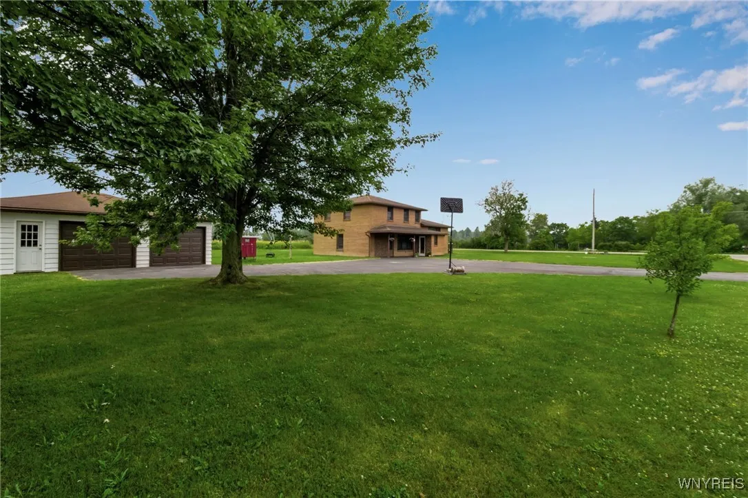 6393 Aiken Road, Pendleton, New York 14094, Pendleton, New York 14094, 4 Bedrooms Bedrooms, 6 Rooms Rooms,2 BathroomsBathrooms,Residential,For Sale,6393 Aiken Road, Pendleton, New York 14094,B1623464