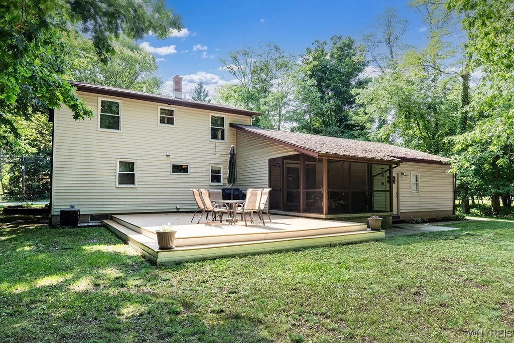 4944 Abbott Road, Orchard Park, New York 14127, Orchard Park, New York 14127, 4 Bedrooms Bedrooms, 10 Rooms Rooms,2 BathroomsBathrooms,Residential,For Sale,4944 Abbott Road, Orchard Park, New York 14127,B1623414