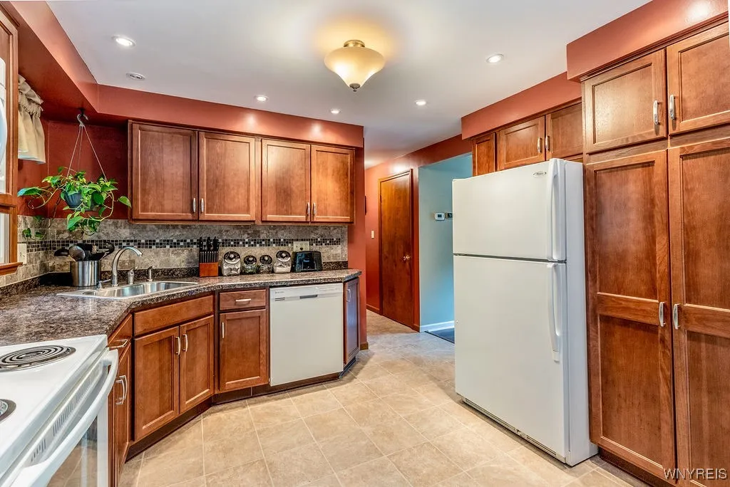 4944 Abbott Road, Orchard Park, New York 14127, Orchard Park, New York 14127, 4 Bedrooms Bedrooms, 10 Rooms Rooms,2 BathroomsBathrooms,Residential,For Sale,4944 Abbott Road, Orchard Park, New York 14127,B1623414