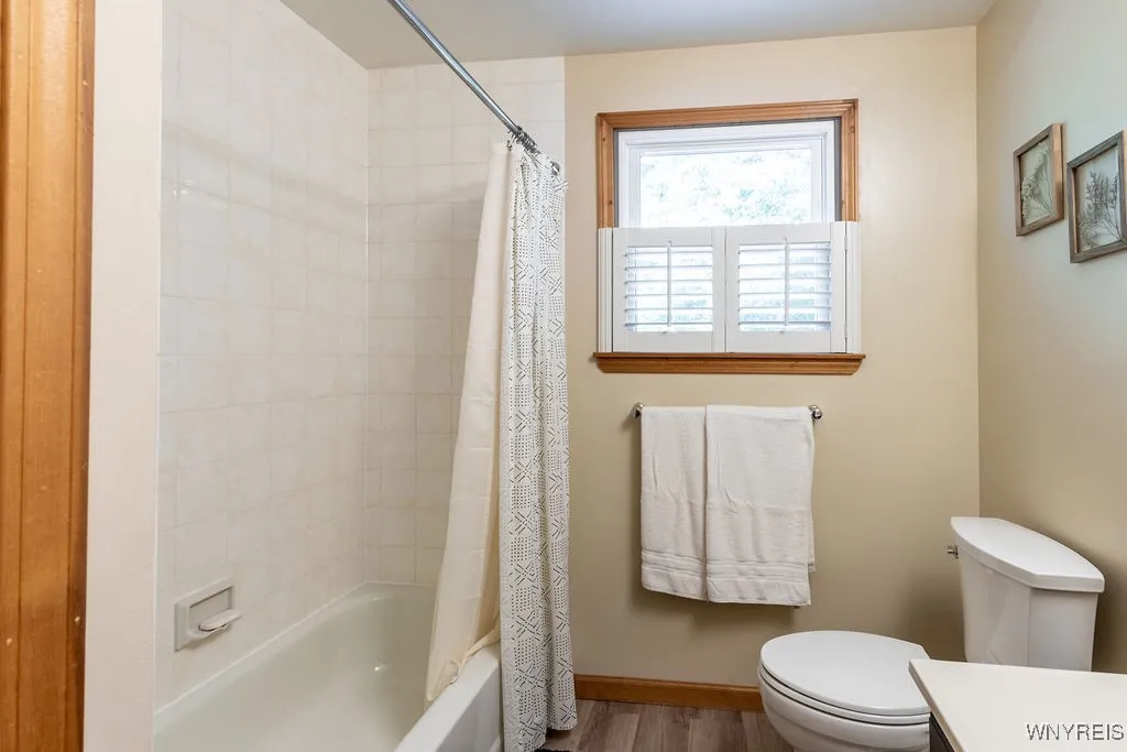 4944 Abbott Road, Orchard Park, New York 14127, Orchard Park, New York 14127, 4 Bedrooms Bedrooms, 10 Rooms Rooms,2 BathroomsBathrooms,Residential,For Sale,4944 Abbott Road, Orchard Park, New York 14127,B1623414