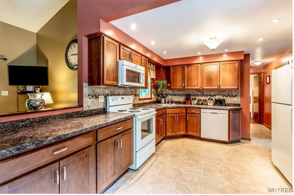 4944 Abbott Road, Orchard Park, New York 14127, Orchard Park, New York 14127, 4 Bedrooms Bedrooms, 10 Rooms Rooms,2 BathroomsBathrooms,Residential,For Sale,4944 Abbott Road, Orchard Park, New York 14127,B1623414