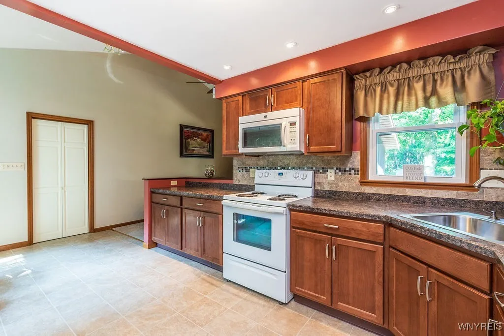4944 Abbott Road, Orchard Park, New York 14127, Orchard Park, New York 14127, 4 Bedrooms Bedrooms, 10 Rooms Rooms,2 BathroomsBathrooms,Residential,For Sale,4944 Abbott Road, Orchard Park, New York 14127,B1623414