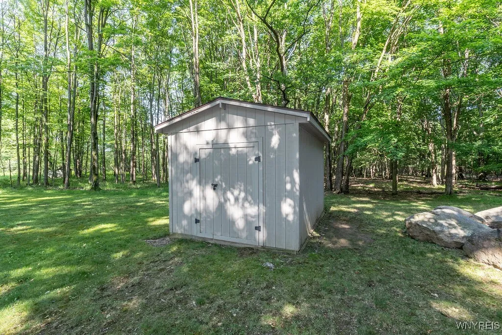 4944 Abbott Road, Orchard Park, New York 14127, Orchard Park, New York 14127, 4 Bedrooms Bedrooms, 10 Rooms Rooms,2 BathroomsBathrooms,Residential,For Sale,4944 Abbott Road, Orchard Park, New York 14127,B1623414