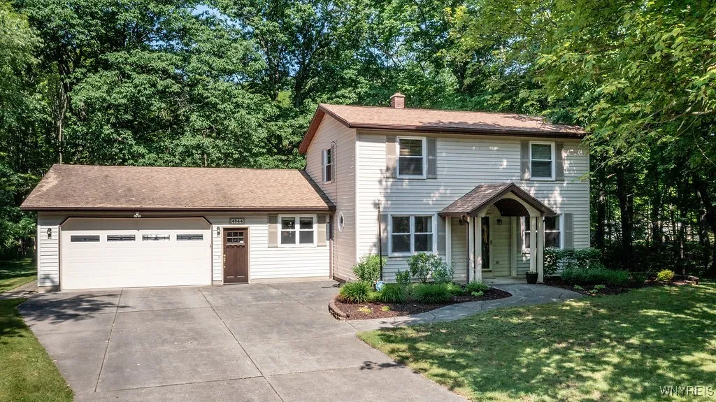 4944 Abbott Road, Orchard Park, New York 14127, Orchard Park, New York 14127, 4 Bedrooms Bedrooms, 10 Rooms Rooms,2 BathroomsBathrooms,Residential,For Sale,4944 Abbott Road, Orchard Park, New York 14127,B1623414