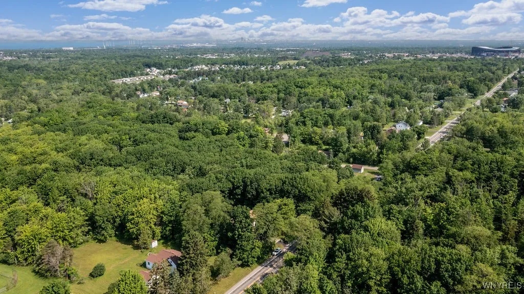 4944 Abbott Road, Orchard Park, New York 14127, Orchard Park, New York 14127, 4 Bedrooms Bedrooms, 10 Rooms Rooms,2 BathroomsBathrooms,Residential,For Sale,4944 Abbott Road, Orchard Park, New York 14127,B1623414