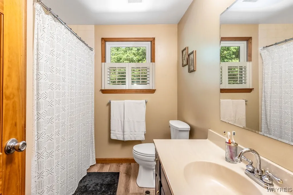 4944 Abbott Road, Orchard Park, New York 14127, Orchard Park, New York 14127, 4 Bedrooms Bedrooms, 10 Rooms Rooms,2 BathroomsBathrooms,Residential,For Sale,4944 Abbott Road, Orchard Park, New York 14127,B1623414
