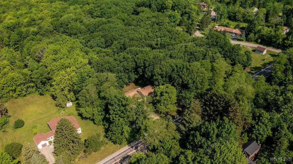 4944 Abbott Road, Orchard Park, New York 14127, Orchard Park, New York 14127, 4 Bedrooms Bedrooms, 10 Rooms Rooms,2 BathroomsBathrooms,Residential,For Sale,4944 Abbott Road, Orchard Park, New York 14127,B1623414