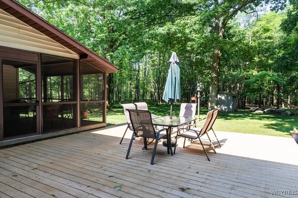 4944 Abbott Road, Orchard Park, New York 14127, Orchard Park, New York 14127, 4 Bedrooms Bedrooms, 10 Rooms Rooms,2 BathroomsBathrooms,Residential,For Sale,4944 Abbott Road, Orchard Park, New York 14127,B1623414