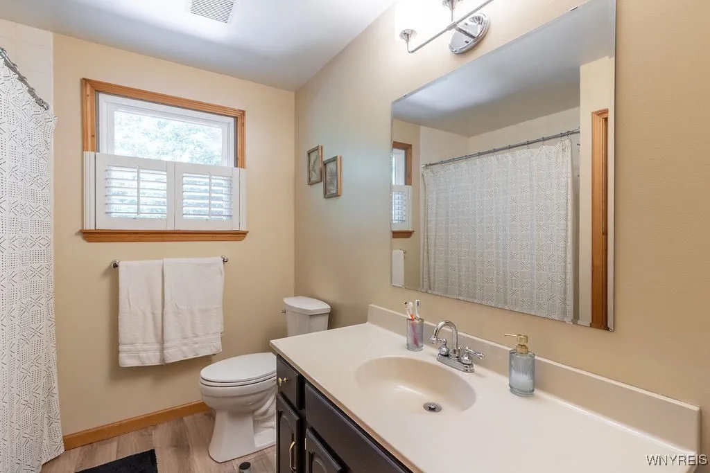 4944 Abbott Road, Orchard Park, New York 14127, Orchard Park, New York 14127, 4 Bedrooms Bedrooms, 10 Rooms Rooms,2 BathroomsBathrooms,Residential,For Sale,4944 Abbott Road, Orchard Park, New York 14127,B1623414