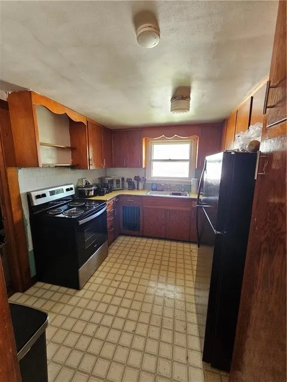 67 High Street, Geneva City, New York 14456, Geneva City, New York 14456, 4 Bedrooms Bedrooms, 123 Rooms Rooms,2 BathroomsBathrooms,Residential,For Sale,67 High Street, Geneva City, New York 14456,R1623315