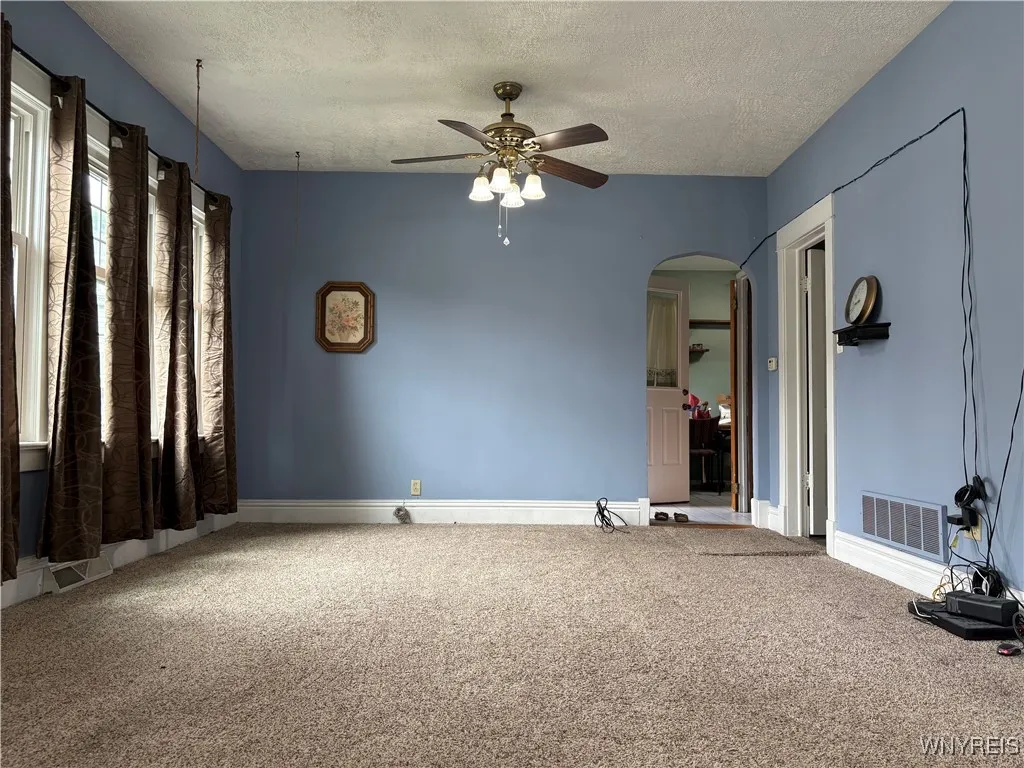 6 Copeland Place, Buffalo, New York 14207, Buffalo, New York 14207, 3 Bedrooms Bedrooms, 7 Rooms Rooms,1 BathroomBathrooms,Residential,For Sale,6 Copeland Place, Buffalo, New York 14207,B1623522