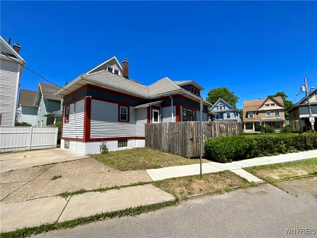 6 Copeland Place, Buffalo, New York 14207, Buffalo, New York 14207, 3 Bedrooms Bedrooms, 7 Rooms Rooms,1 BathroomBathrooms,Residential,For Sale,6 Copeland Place, Buffalo, New York 14207,B1623522