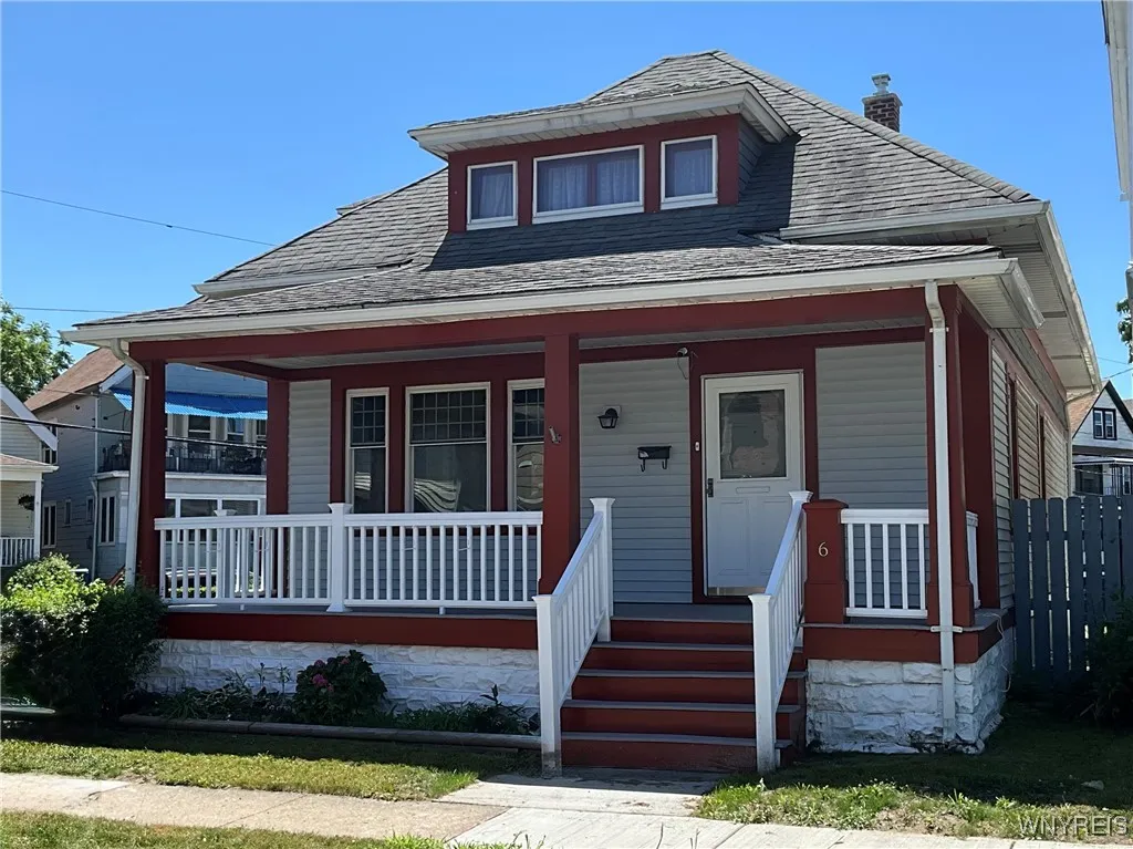6 Copeland Place, Buffalo, New York 14207, Buffalo, New York 14207, 3 Bedrooms Bedrooms, 7 Rooms Rooms,1 BathroomBathrooms,Residential,For Sale,6 Copeland Place, Buffalo, New York 14207,B1623522