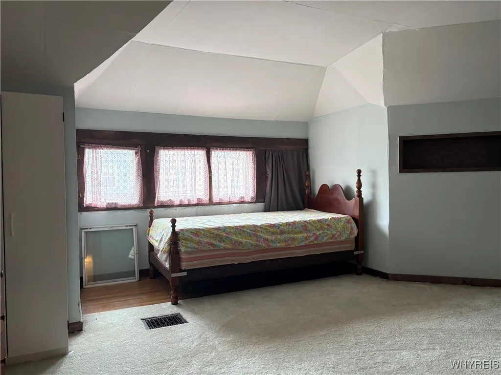 6 Copeland Place, Buffalo, New York 14207, Buffalo, New York 14207, 3 Bedrooms Bedrooms, 7 Rooms Rooms,1 BathroomBathrooms,Residential,For Sale,6 Copeland Place, Buffalo, New York 14207,B1623522