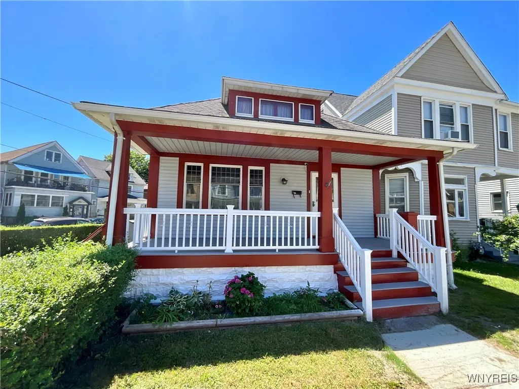 6 Copeland Place, Buffalo, New York 14207, Buffalo, New York 14207, 3 Bedrooms Bedrooms, 7 Rooms Rooms,1 BathroomBathrooms,Residential,For Sale,6 Copeland Place, Buffalo, New York 14207,B1623522