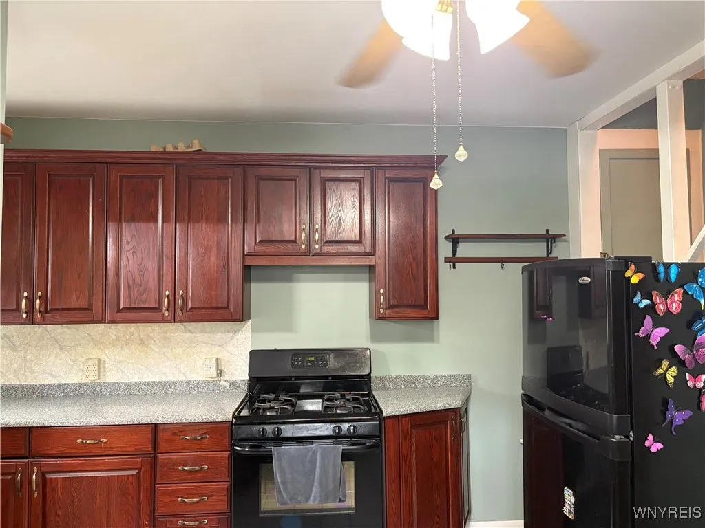 6 Copeland Place, Buffalo, New York 14207, Buffalo, New York 14207, 3 Bedrooms Bedrooms, 7 Rooms Rooms,1 BathroomBathrooms,Residential,For Sale,6 Copeland Place, Buffalo, New York 14207,B1623522