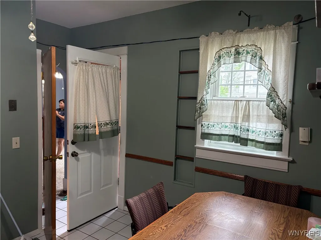 6 Copeland Place, Buffalo, New York 14207, Buffalo, New York 14207, 3 Bedrooms Bedrooms, 7 Rooms Rooms,1 BathroomBathrooms,Residential,For Sale,6 Copeland Place, Buffalo, New York 14207,B1623522
