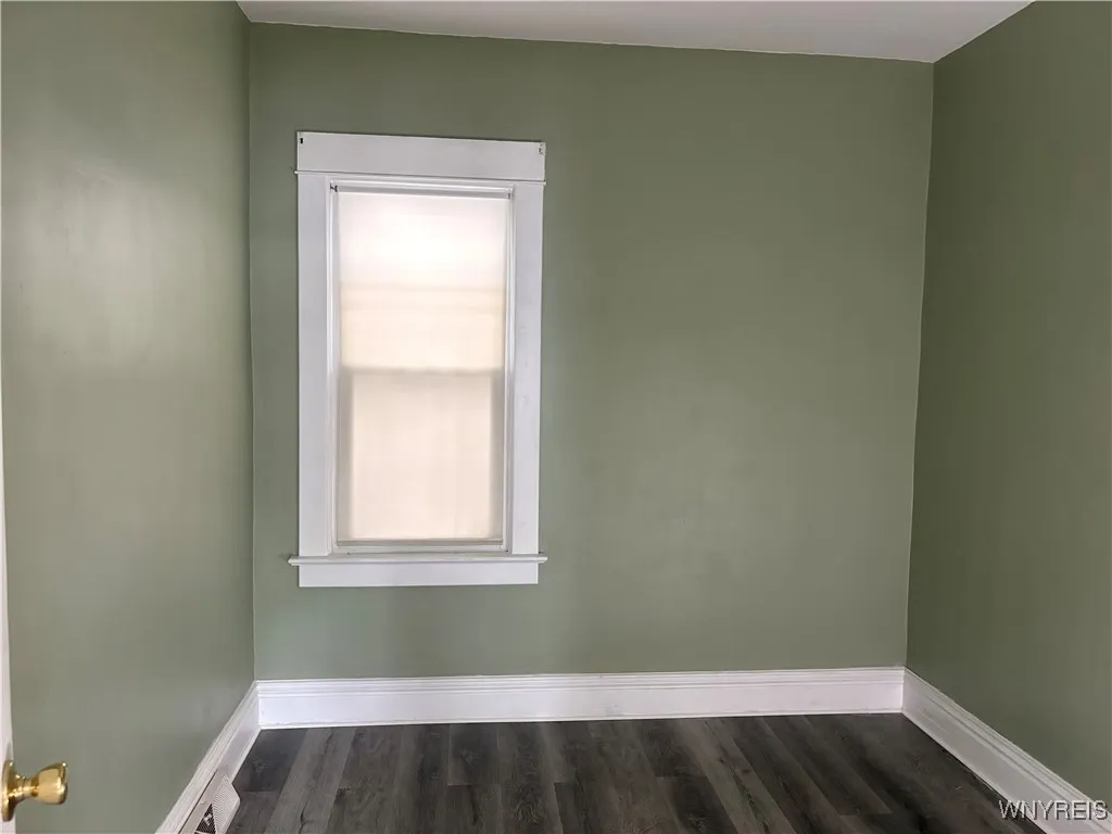 6 Copeland Place, Buffalo, New York 14207, Buffalo, New York 14207, 3 Bedrooms Bedrooms, 7 Rooms Rooms,1 BathroomBathrooms,Residential,For Sale,6 Copeland Place, Buffalo, New York 14207,B1623522