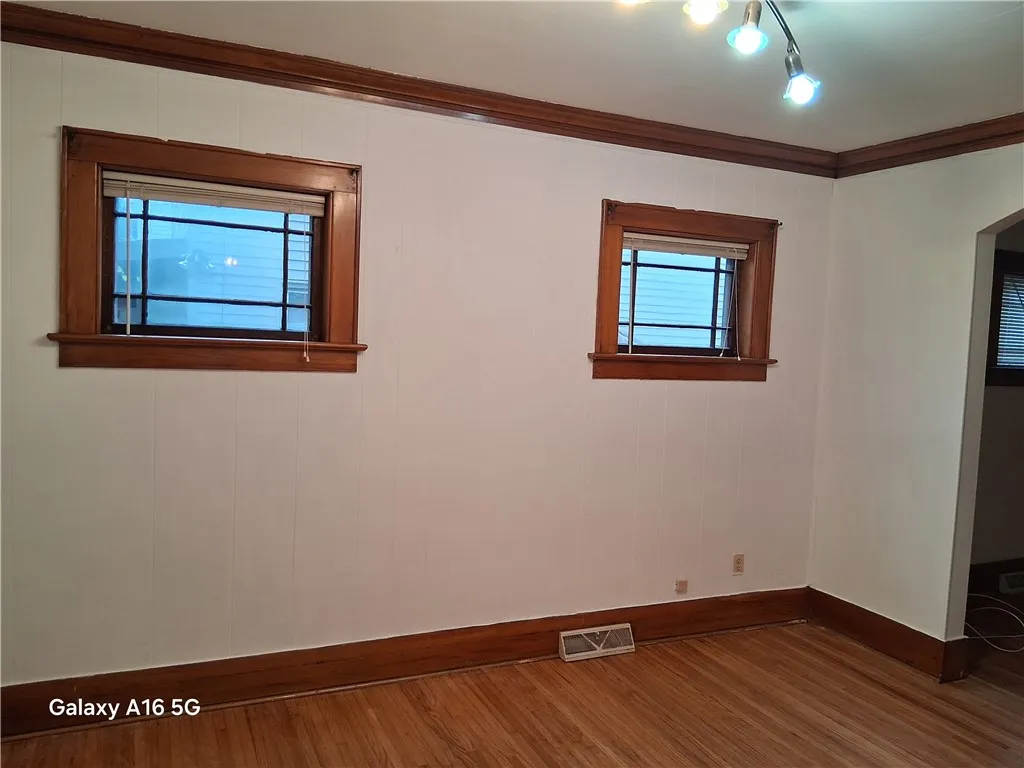 99 Westfield Street, Rochester, New York 14619, Rochester, New York 14619, 3 Bedrooms Bedrooms, 6 Rooms Rooms,1 BathroomBathrooms,Residential,For Sale,99 Westfield Street, Rochester, New York 14619,R1623336