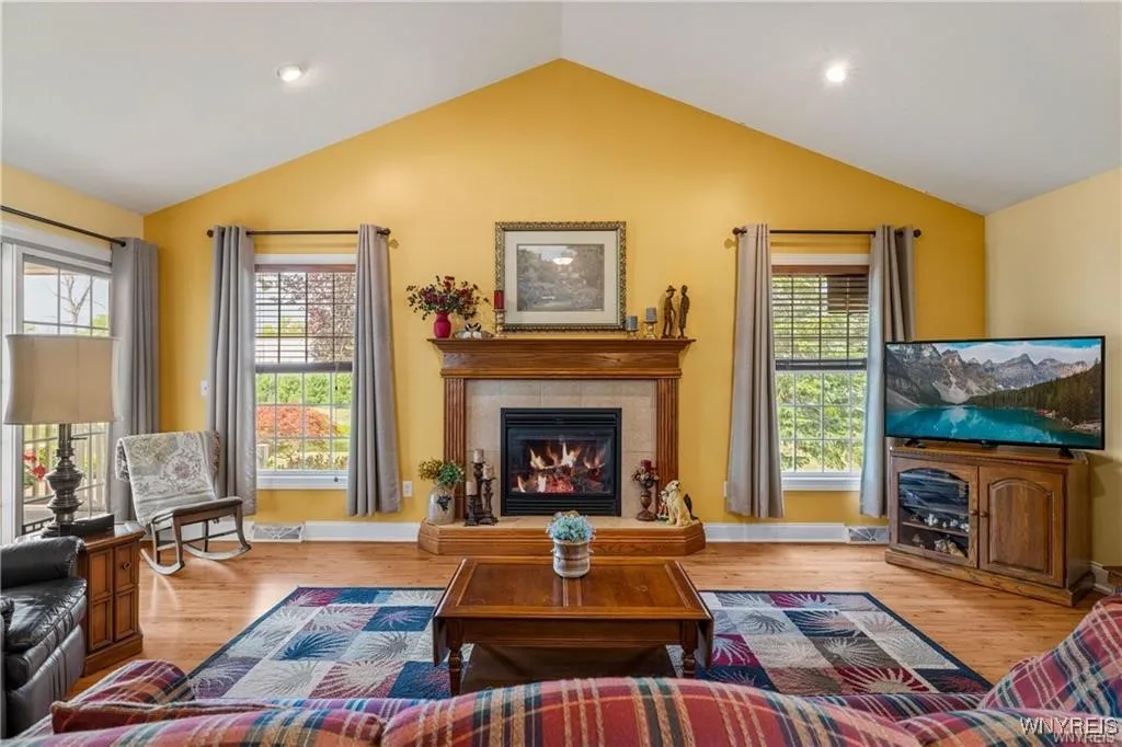 5675 Hidden Lake Drive, Lockport Town, New York 14, Lockport Town, New York 14094, 2 Bedrooms Bedrooms, 4 Rooms Rooms,2 BathroomsBathrooms,Residential,Closed,5675 Hidden Lake Drive, Lockport Town, New York 14,0,B1623384