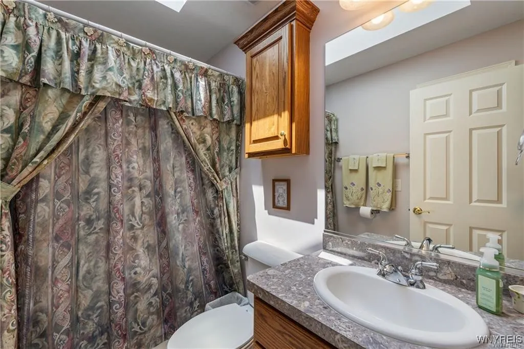 5675 Hidden Lake Drive, Lockport Town, New York 14, Lockport Town, New York 14094, 2 Bedrooms Bedrooms, 4 Rooms Rooms,2 BathroomsBathrooms,Residential,Closed,5675 Hidden Lake Drive, Lockport Town, New York 14,0,B1623384