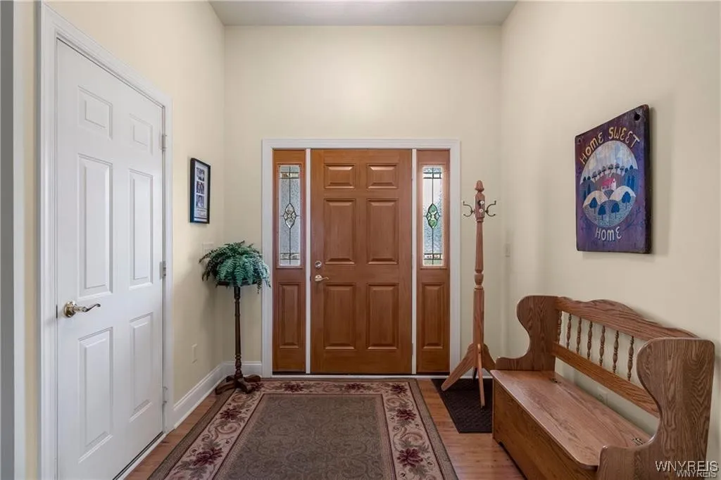 5675 Hidden Lake Drive, Lockport Town, New York 14, Lockport Town, New York 14094, 2 Bedrooms Bedrooms, 4 Rooms Rooms,2 BathroomsBathrooms,Residential,Closed,5675 Hidden Lake Drive, Lockport Town, New York 14,0,B1623384