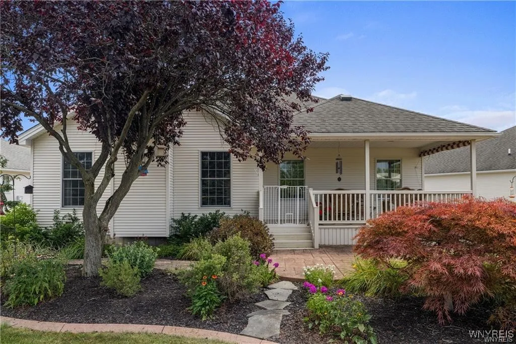 5675 Hidden Lake Drive, Lockport Town, New York 14, Lockport Town, New York 14094, 2 Bedrooms Bedrooms, 4 Rooms Rooms,2 BathroomsBathrooms,Residential,Closed,5675 Hidden Lake Drive, Lockport Town, New York 14,0,B1623384