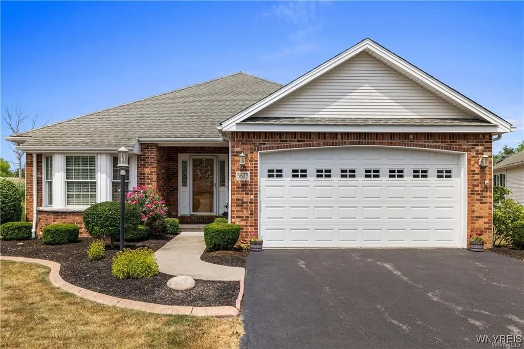 5675 Hidden Lake Drive, Lockport Town, New York 14, Lockport Town, New York 14094, 2 Bedrooms Bedrooms, 4 Rooms Rooms,2 BathroomsBathrooms,Residential,Closed,5675 Hidden Lake Drive, Lockport Town, New York 14,0,B1623384