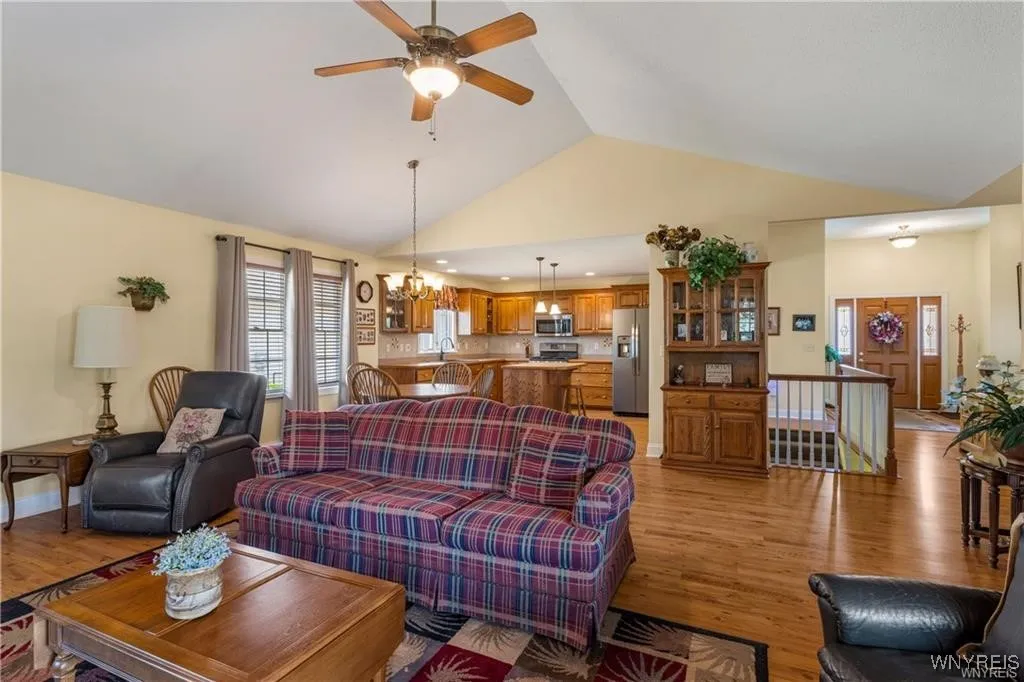 5675 Hidden Lake Drive, Lockport Town, New York 14, Lockport Town, New York 14094, 2 Bedrooms Bedrooms, 4 Rooms Rooms,2 BathroomsBathrooms,Residential,Closed,5675 Hidden Lake Drive, Lockport Town, New York 14,0,B1623384